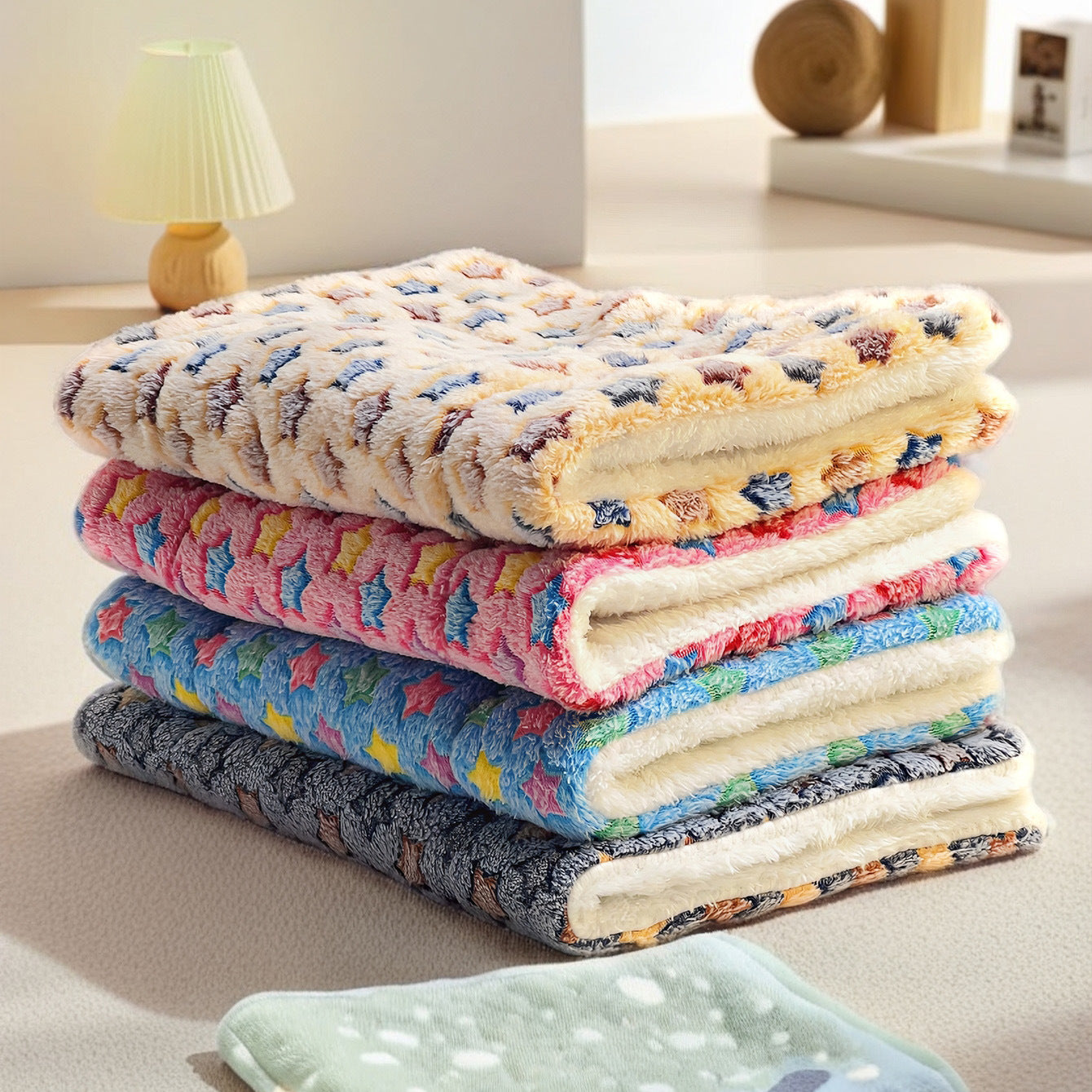 Dog cushion sleeping cat blanket pet cushion winter padded warm cotton floor cushion nest small and medium-sized dog hair